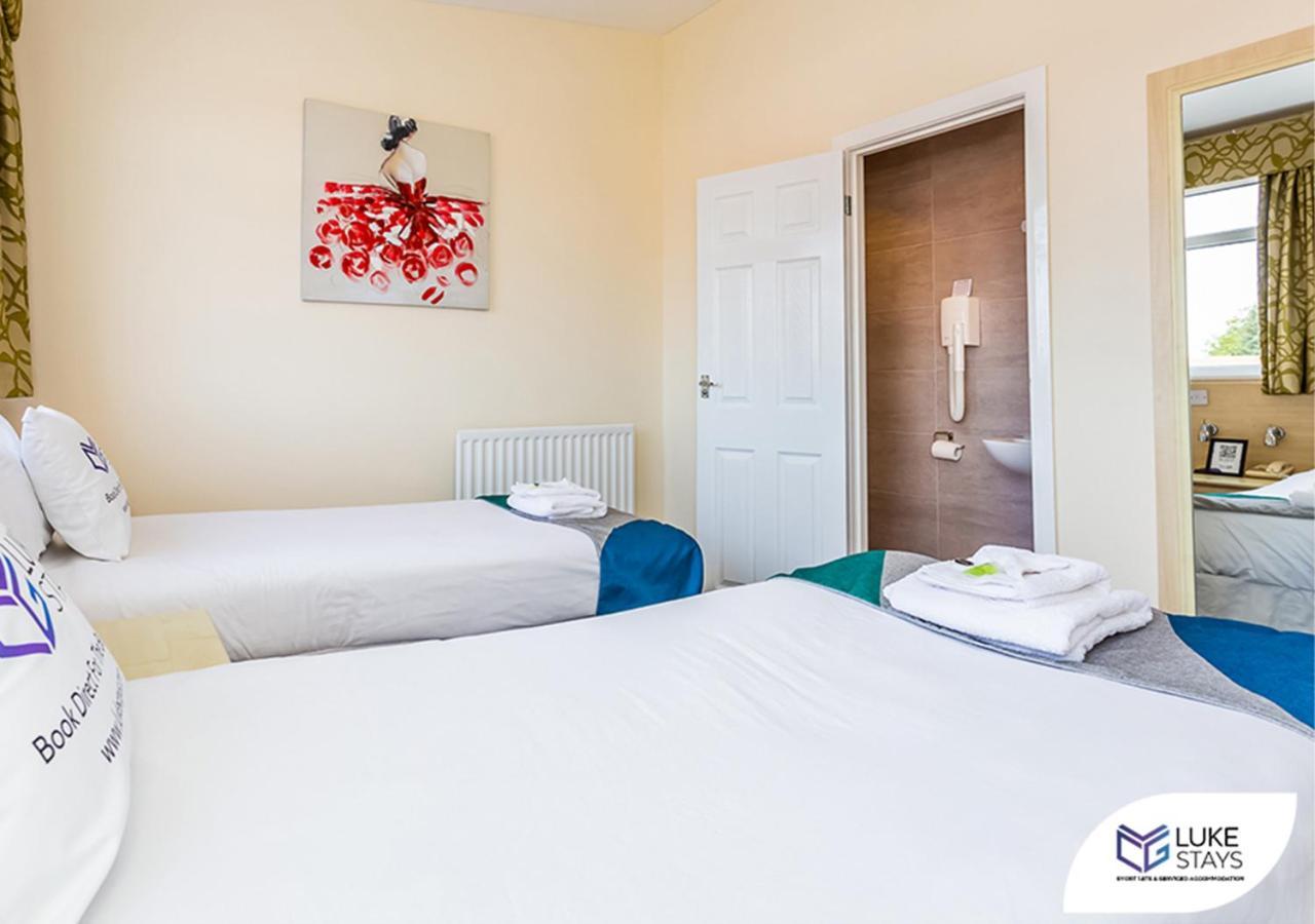 OYO Dene Hotel Newcastle upon Tyne Eksteriør billede